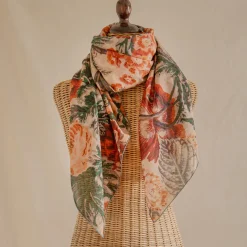 Tapis Noir Large Light Warm Flower Scarf