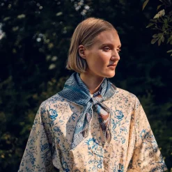 Tapis Noir Light Blue Tapestry Scarf